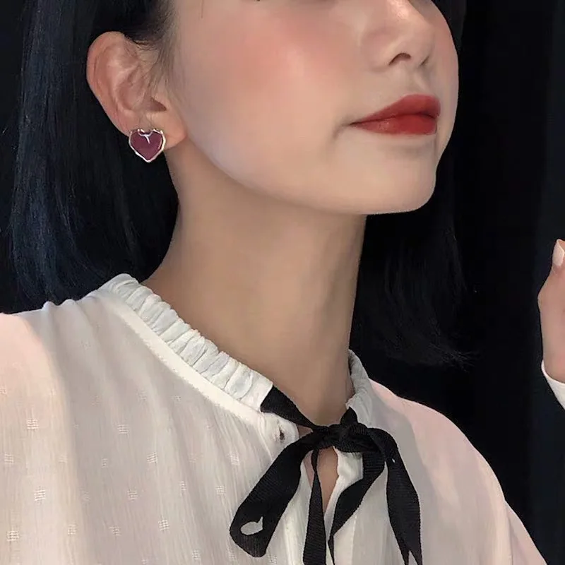 

New Retro Simple Wine Red Resin Geometric Striped High-grade Earrings French Elegant Girl Fashion Exquisite Wild Wedding Jewelry