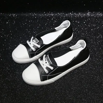 

Comfortable shallow mouth white shoes female 2020 spring new flat leisure travel student flat shoes