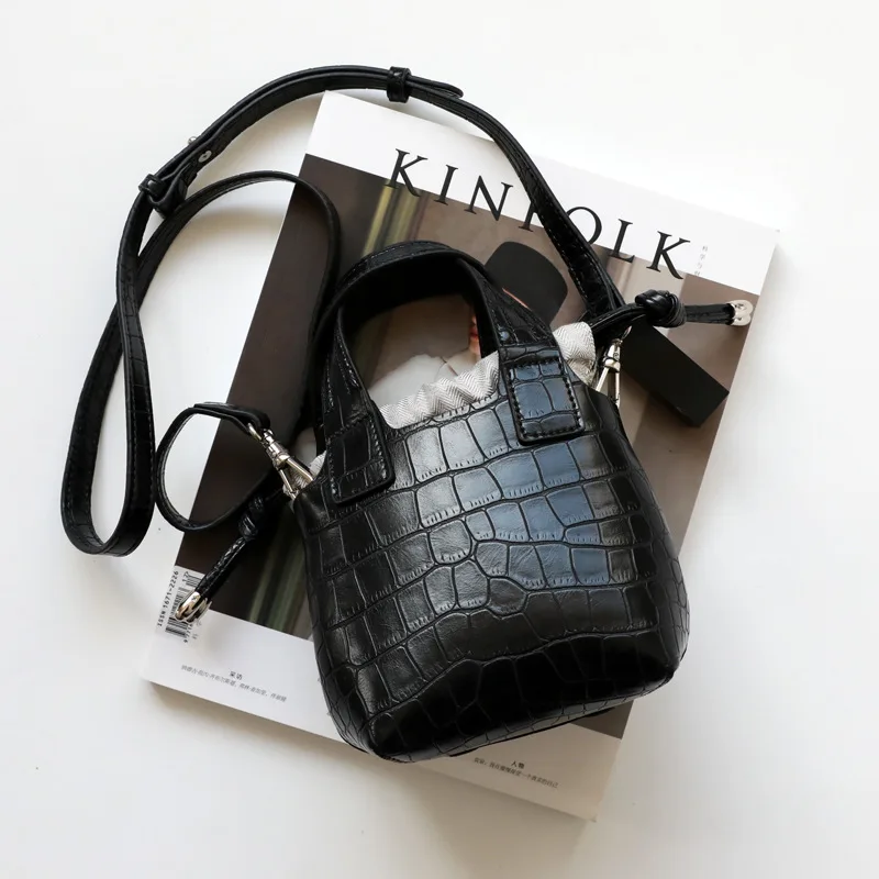 

Fashion Female Cowhide Ladies Hand Bags Genuine Leather Handbags High Quality Shoulder Bags Animal Pattern Small Messenger bag