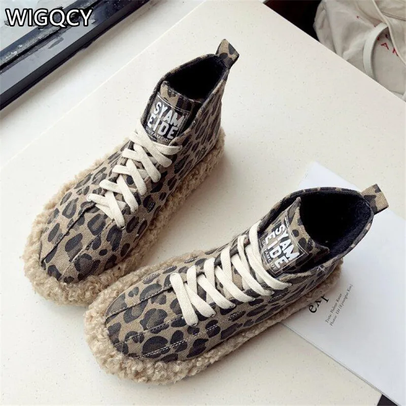 Женские замшевые кроссовки WIGQCY на толстой подошве с мехом шнуровке круглым