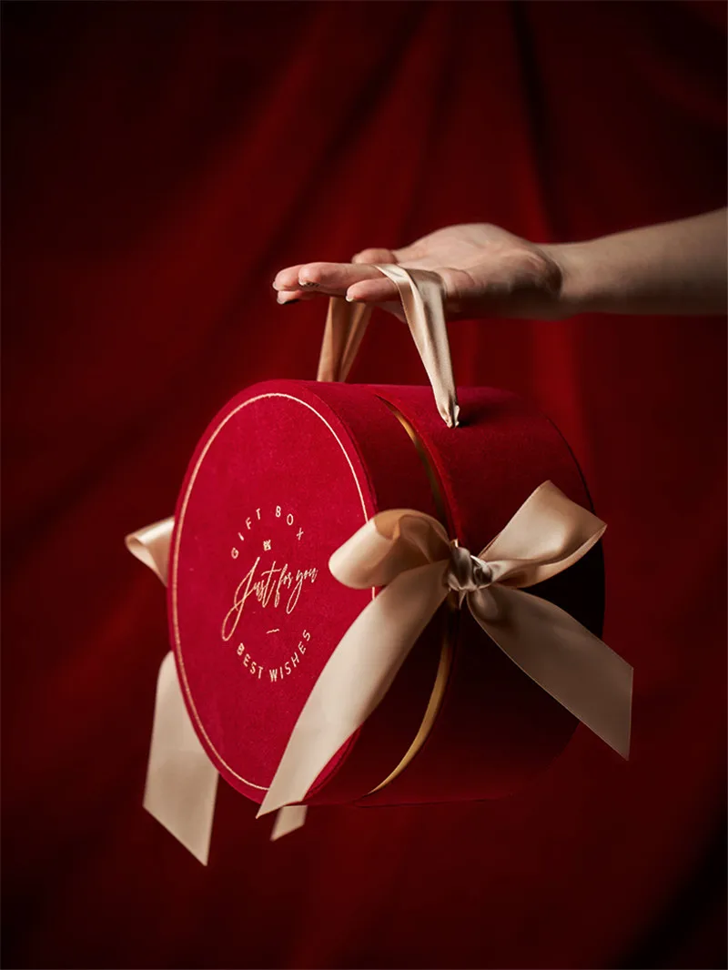 Красный круглый свадебный подарок с ручкой креативный подружки невесты на день