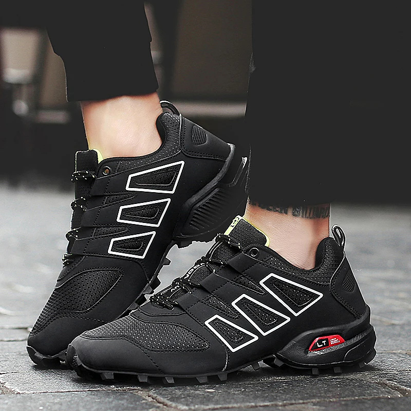 

Sports shoes, outdoor sports, breathable, versatile, essential items