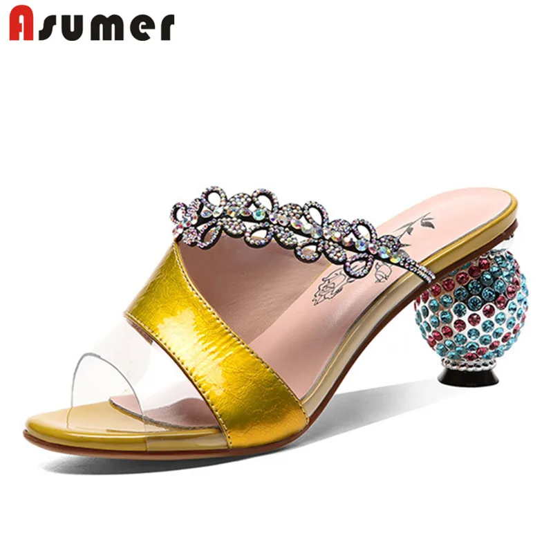 

Женские босоножки из лакированной кожи, на высоком каблуке