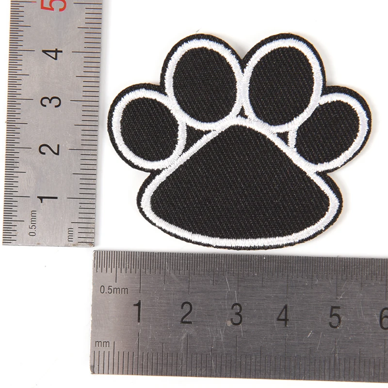 

New 1PC Kawaii Black Footprint Dog Paw Patch Iron On Embroidered Patches Stickers for Kid T Shirt Coat Hat Shoes 4.5cmx5.5cm
