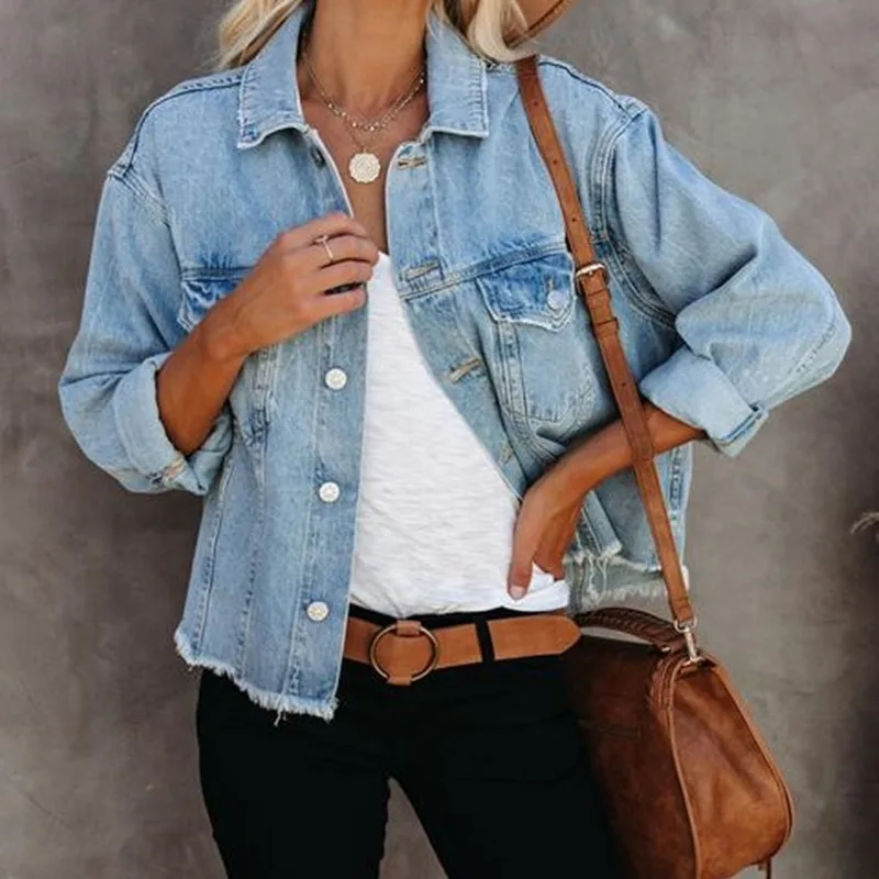 

The new pocket denim jacket for fall / winter 2020 is a loose fur edge jacket with long sleeves Street Chic denim jacket women