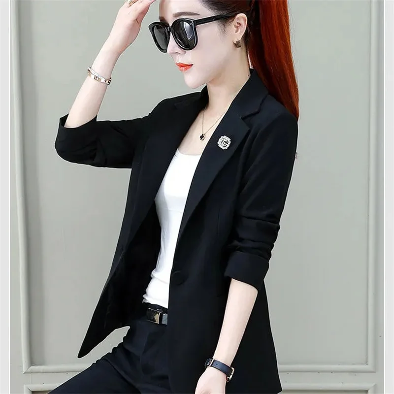 Chaqueta de las mujeres ropa de otoño delgada 2021 de moda de alta final traje de chaqueta de mujer para oficina Top mujer forro de talla grande 4XL negro elegante
