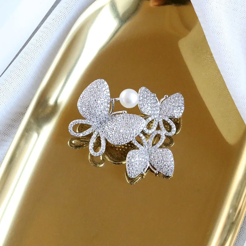 

1pair Clear CZ Butterfly Shaped Earring Studs Pearl Earring Asymmetry Fashion Earring Luxury Earring Studs Fashion Jewelry