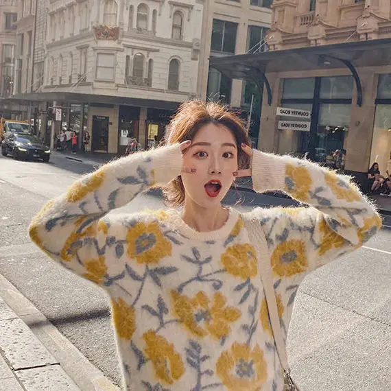 

Women 2021 Autumn Winter Fashion Knitted Sweaters Skirts Sets Female Print Long Sleeve Warm Loose Pullover 2 Pieces Suit A589