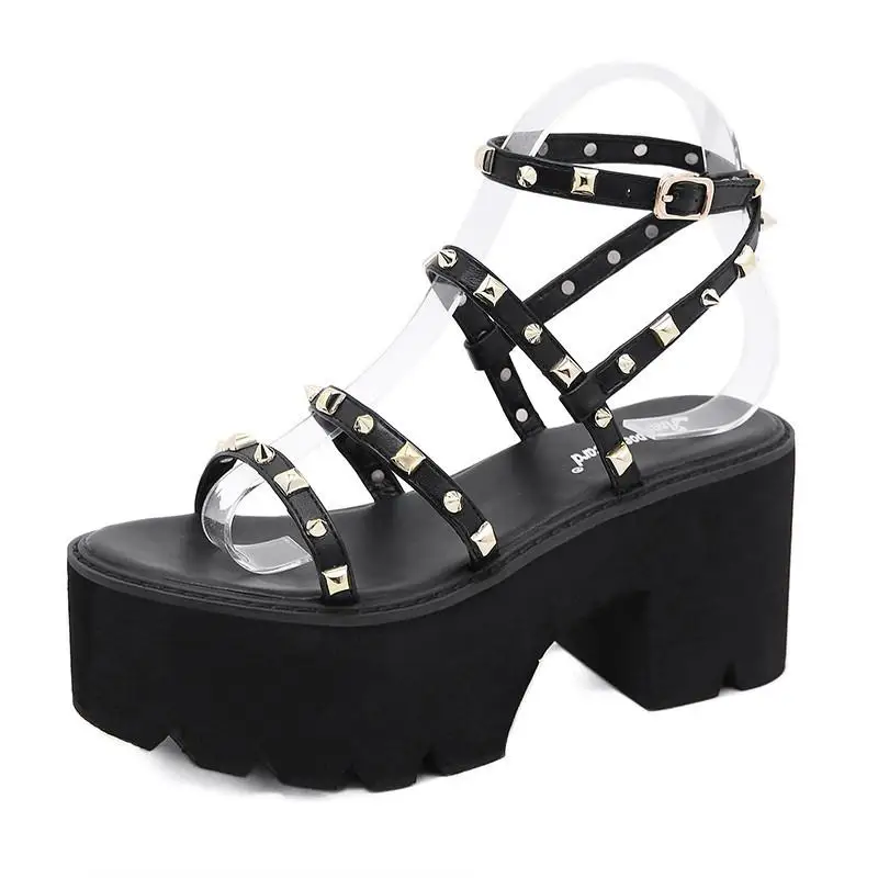 

2021 Sandals Clogs With Heel Comfort Shoes for Women Suit Female Beige New Fashion Thick Studded Low Summer Sexy Gladiator High