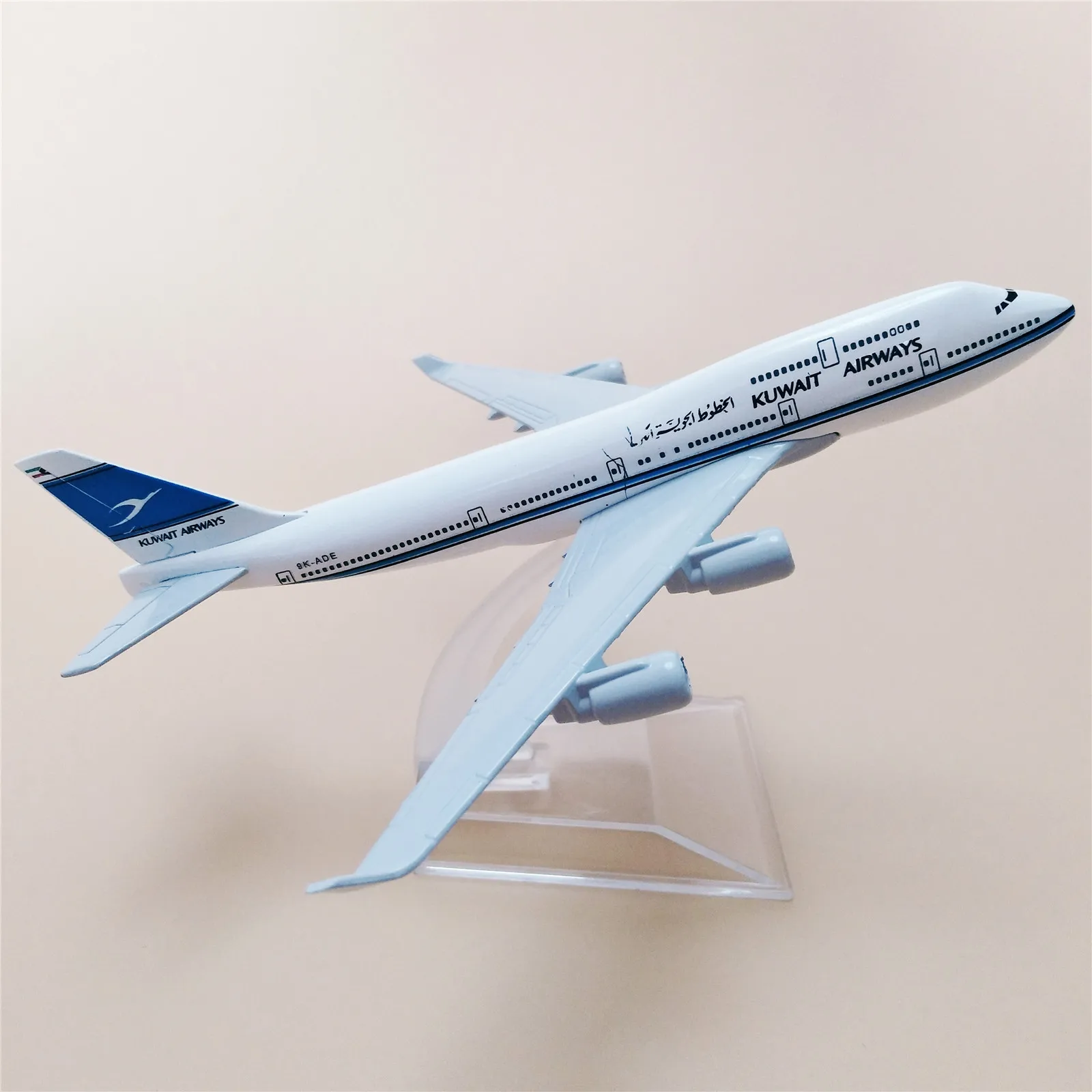 Модель самолета из металлического сплава 16 см авиакомпания Air Кувейт Боинг 747 400