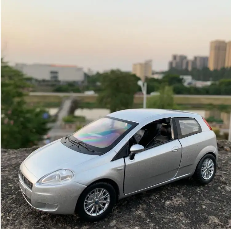 

New hot selling 1:24 alloy car model,Fiat simulation car toy,children's gift toy,free shipping