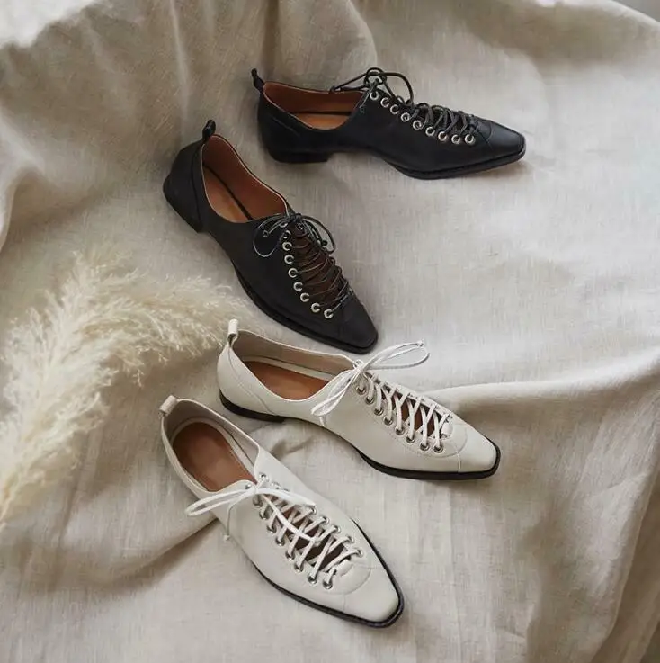 Harga Sepatu Pump Kulit Berongga Gotik Wanita Chic Berenda Hak Rendah Kasual Hitam Krem Baru