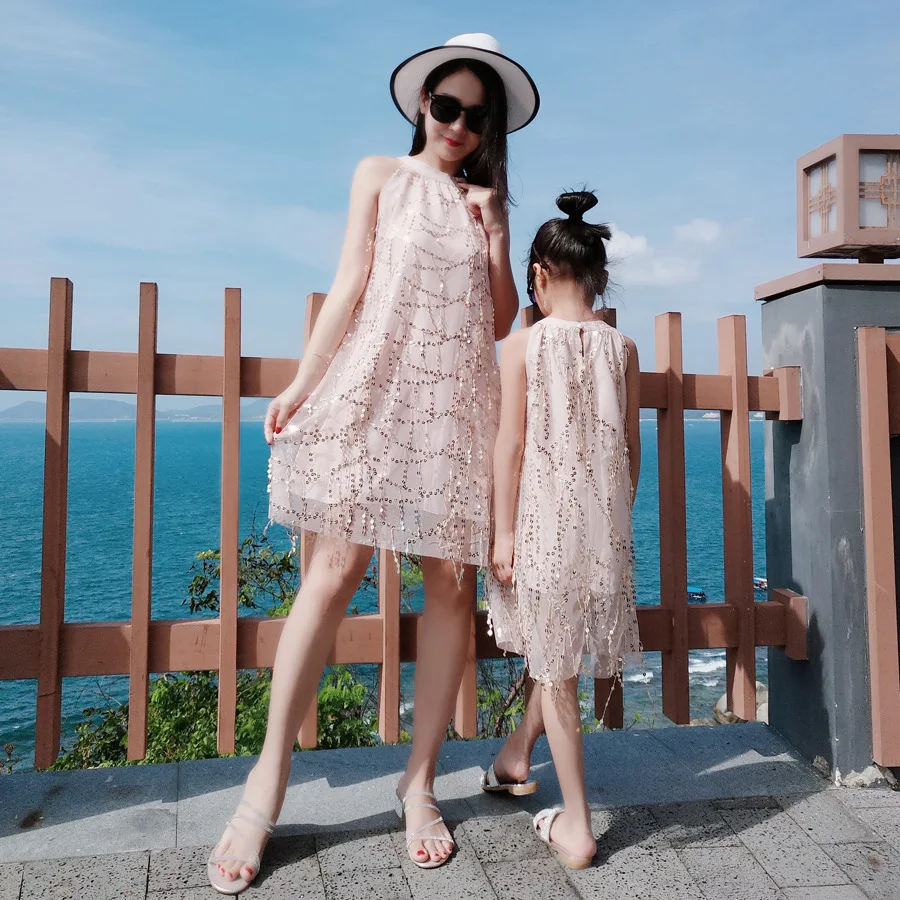 

Одежда для мамы и дочки, летнее платье с золотыми блестками и бахромой, платье с лямкой на шее, пляжная юбка