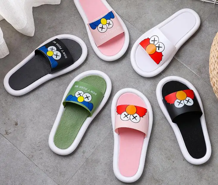 Сланцы женские с мультяшным принтом пляжные шлепанцы нескользящая Мягкая