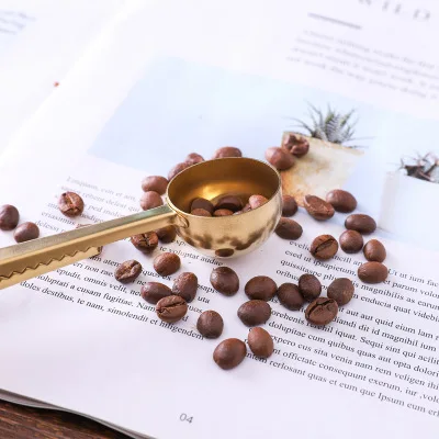 Кофейная ложка Два в одном скандинавском стиле золотистая герметичная Зажимная