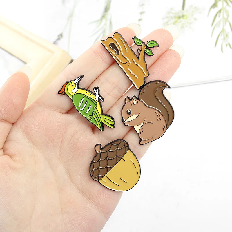 

Cartoon Cute Monkey Brooch Creative Banana Brooch Funny Cartoon Cute Woodpecker Squirrel Brooch Backpack Badge Enamel Pins