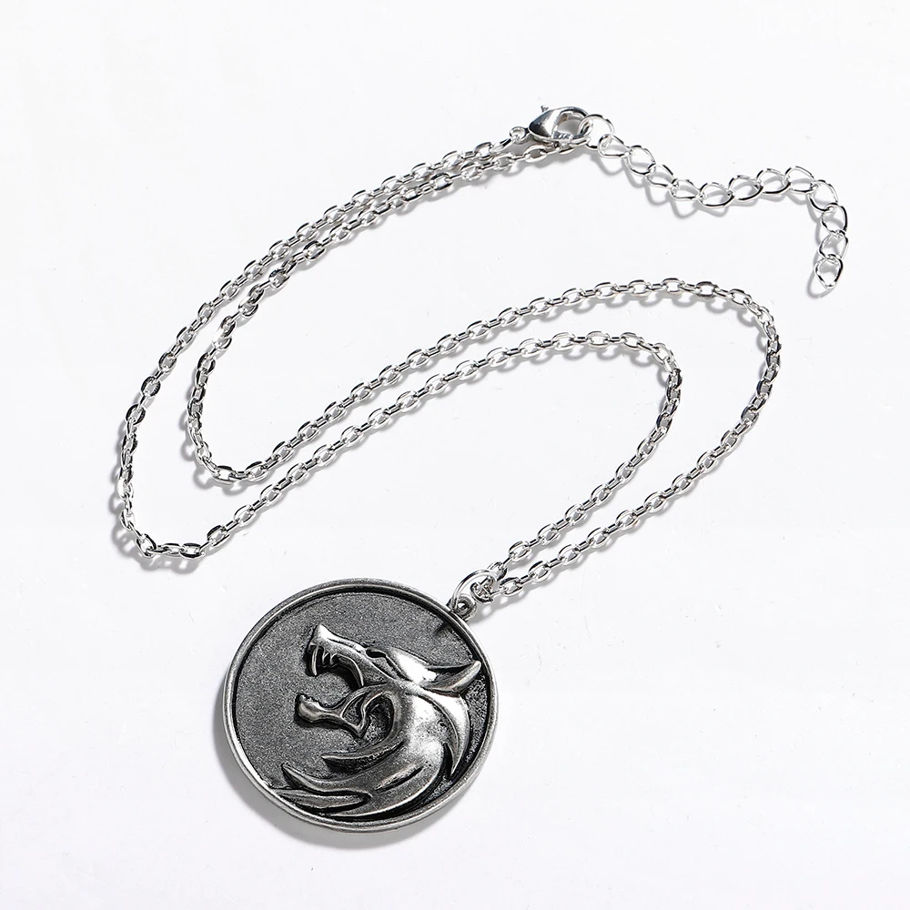 

Hanreshe Wolf Head Name Necklace Christmas Gifts Trendy Jewelry Party Pendant Charm Chain Custom Cool Round Long Necklaces Men