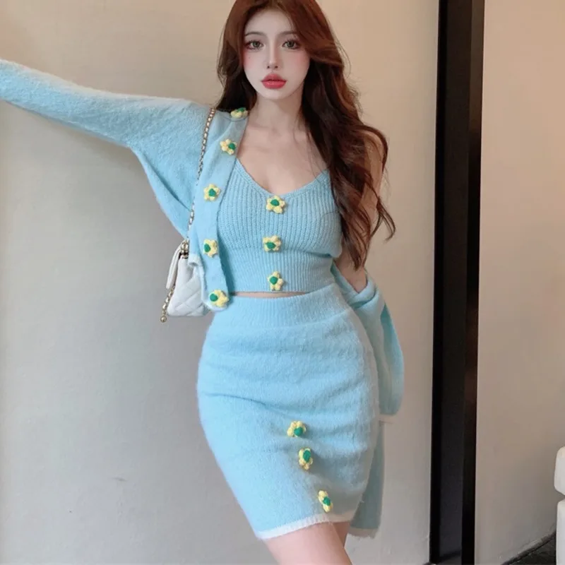 Женский трикотажный комплект из трех предметов кофта кардиган и облегающая