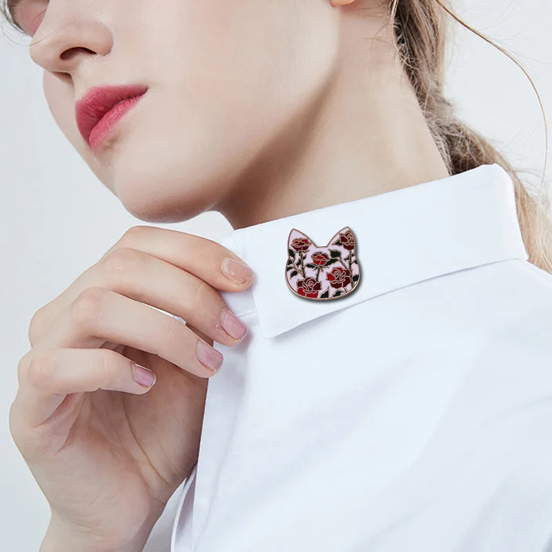 Эмалированная булавка в виде цветочного кота |