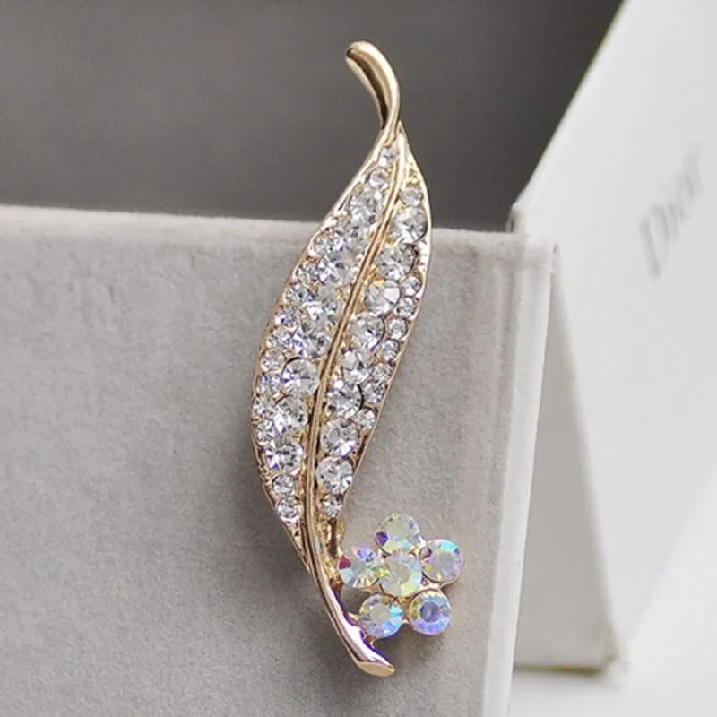 Женская брошь в форме листа креативная золотистая стразы вечерние