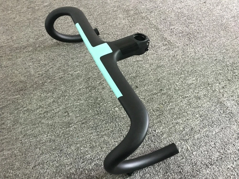 Kopen Hoge Kwaliteit Carbon Racefiets Geïntegreerd Stuur Met Stuurpen Super Licht Breken Wind Zwart Met Witte Carbon Stuur Voor 28.6mm