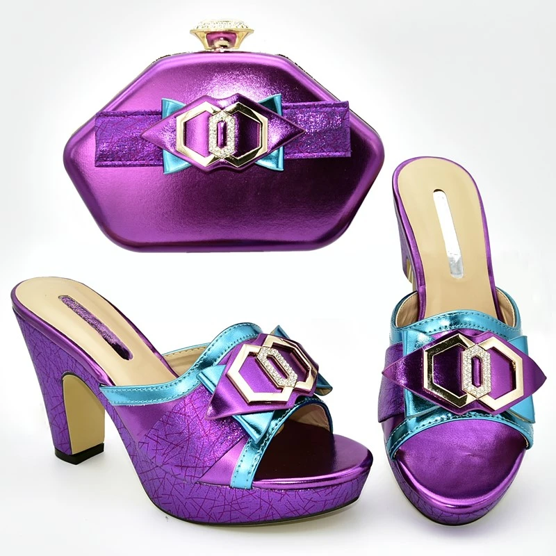 Новейший комплект из обуви и сумки золотистого цвета в итальянском стиле