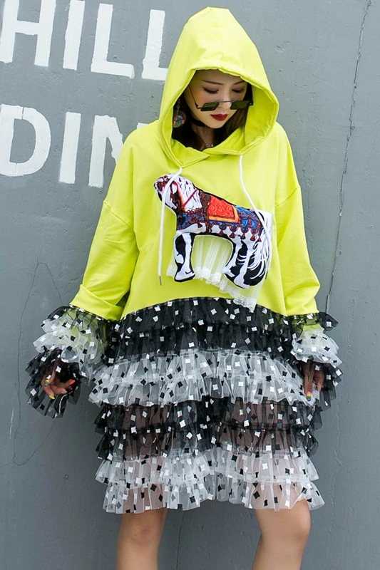 

Thailand Tide brand 2019 cartoon loose hooded sweater female long paragraph beaded tassel personality fashion stitching shirt