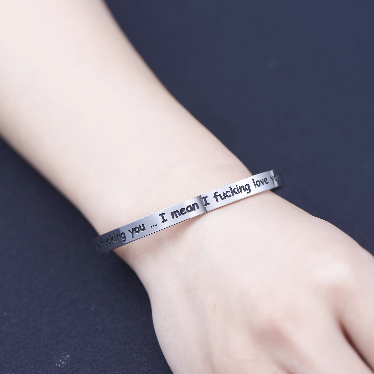 Классическая простая нержавеющая сталь открытая подвеска-губы браслет