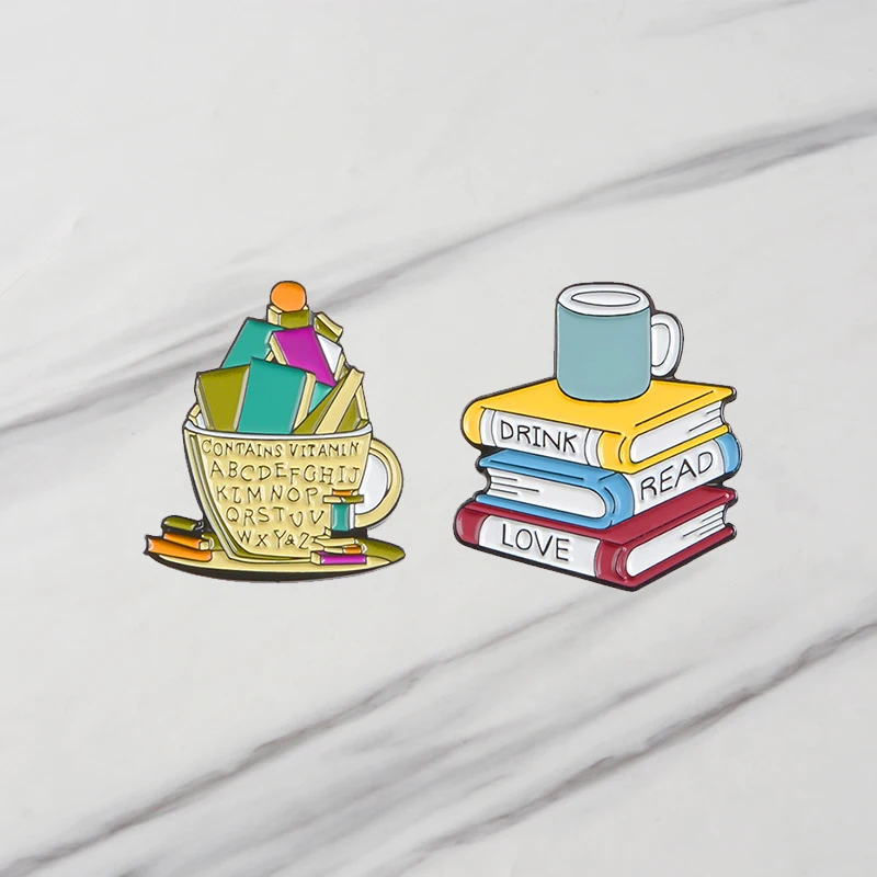 Чашка с 26 буквами и Мультяшные броши для нескольких книг различными конверами