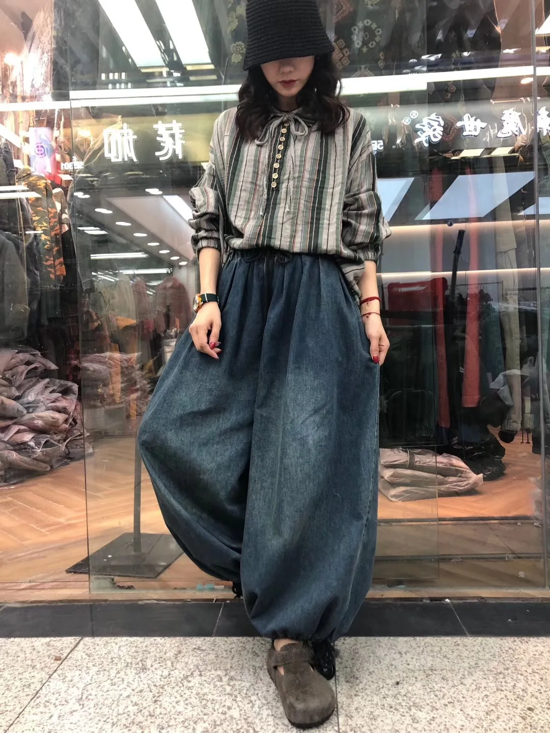 Зимние джинсы большие размеры женские свободные джинсовые штаны новинка