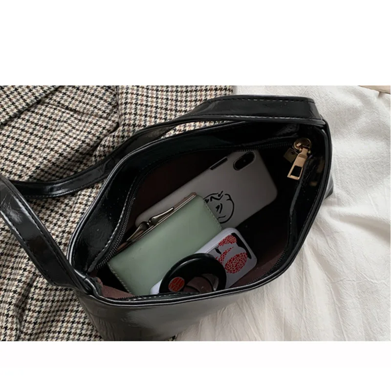 

Vintage Baguette Women's Bag PU Leather Shoulder Bag Simple Solid Color Lady Handbag Designer Armpit Bag Girls Shopping Purse