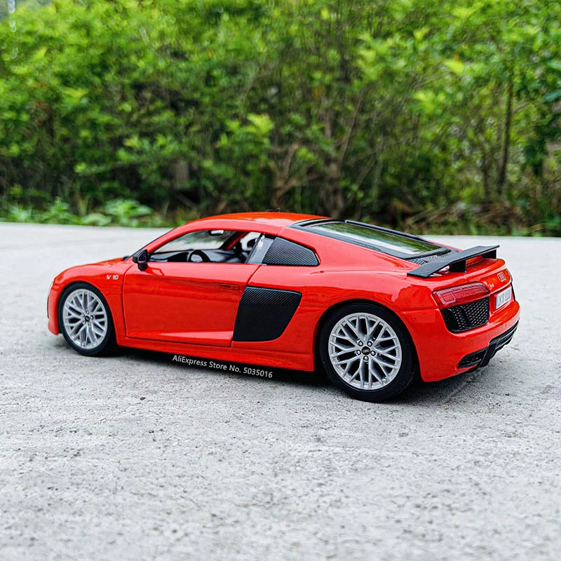 Спортивный автомобиль Maisto 1:24 Audi R8 V10 Plus литой под давлением модель автомобиля
