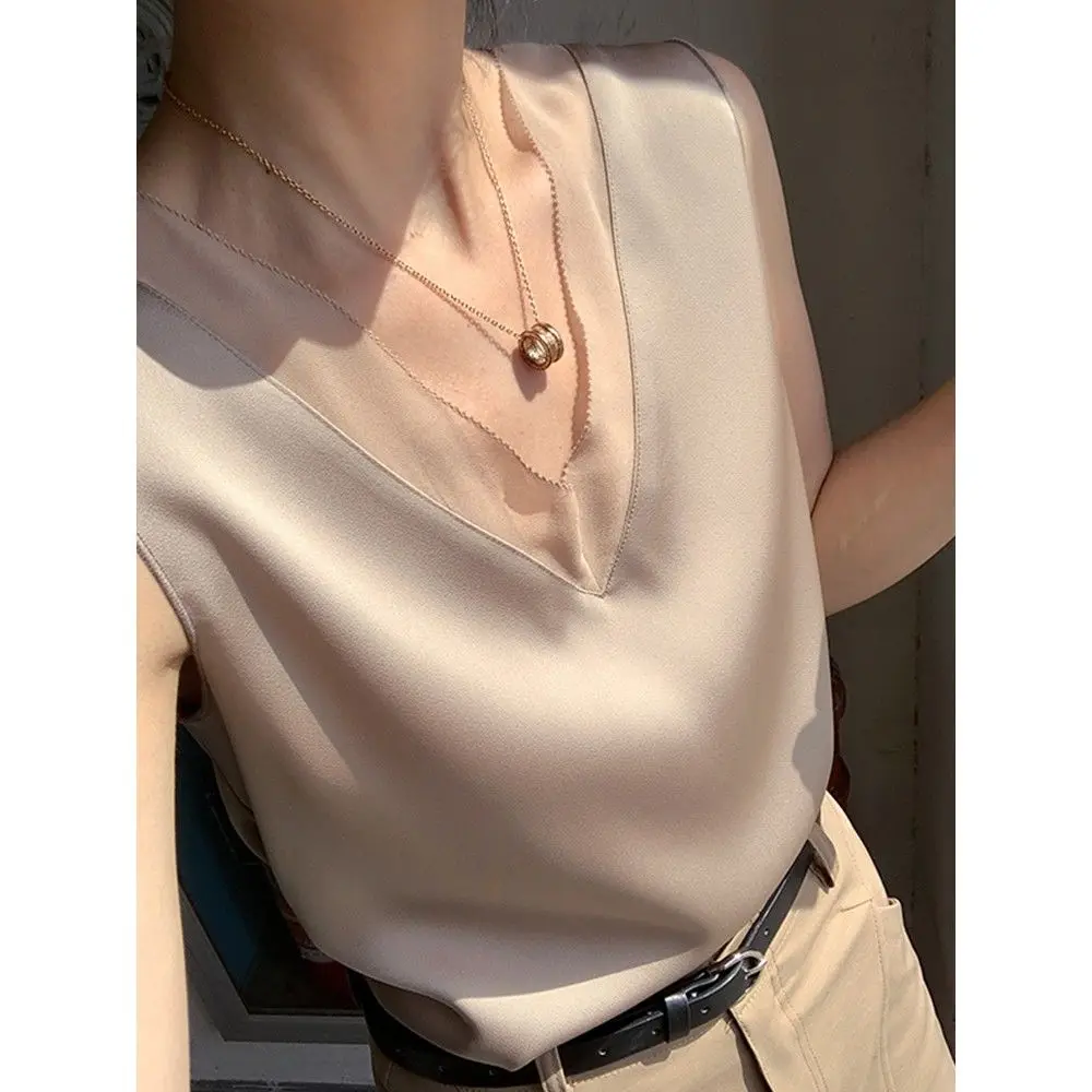 

Spring and summer new Joker camisole women's bottoming shirt loose short