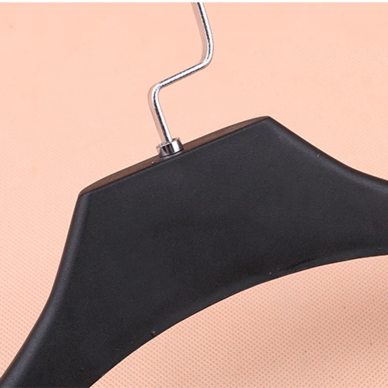 Качественная пластиковая бесшовная широкая вешалка для пальто магазина одежды