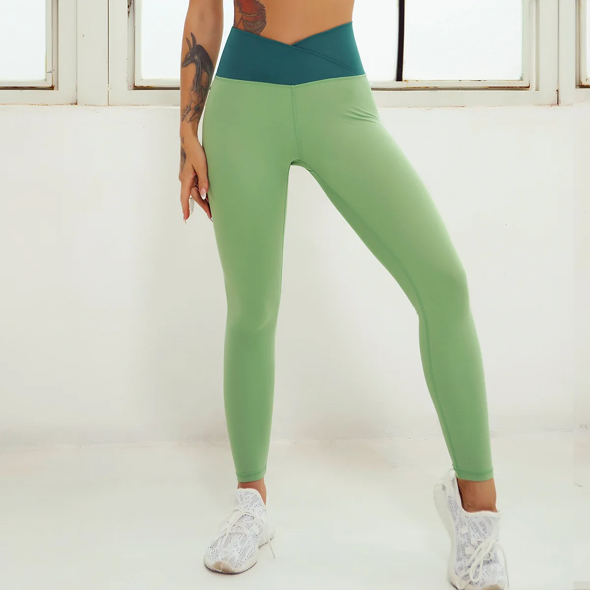 

Patchwork Yoga Pants High Elastic Sports Fitness Leggings Women High Waist Pants Gym Scrunch Butt Running Training Bottom Tights