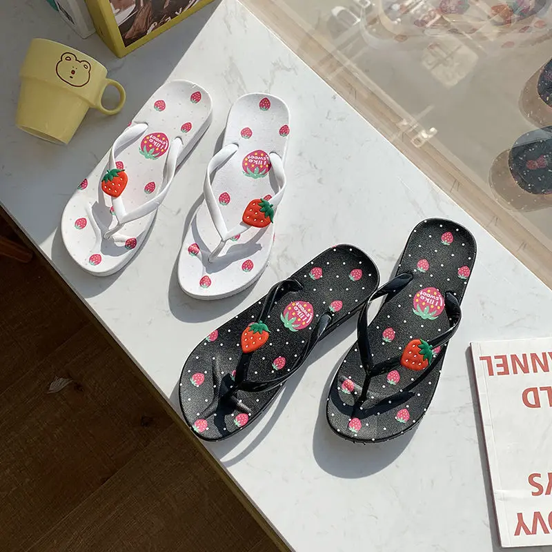 Slippers women's Korean version ins cartoon strawberry herringbone slippers anti slip soft bottom printing slippers women