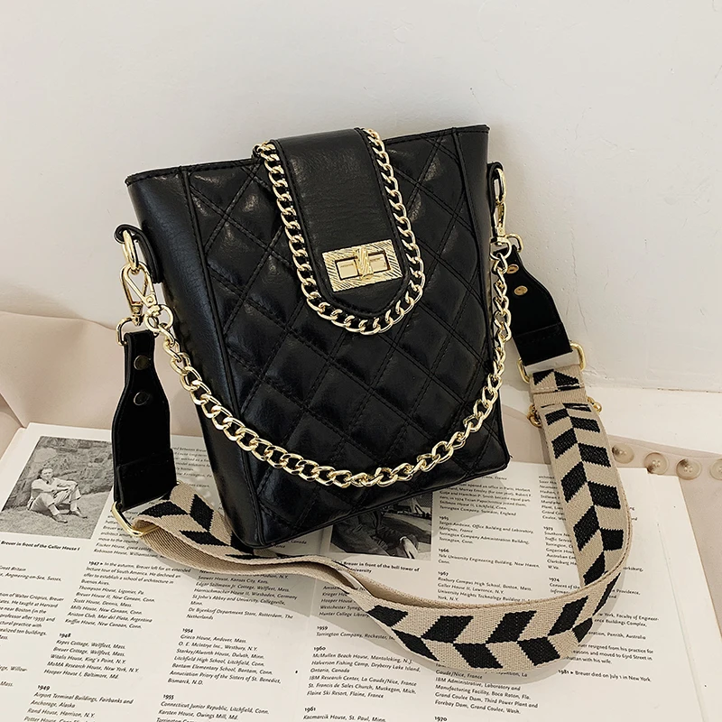 

YANIGELAN Leather Retro Chains Hasp Shoulder Bag Luxury Handbags Bucket Bags Female Diamond Lattice Messenger Bags Ladies bolsos
