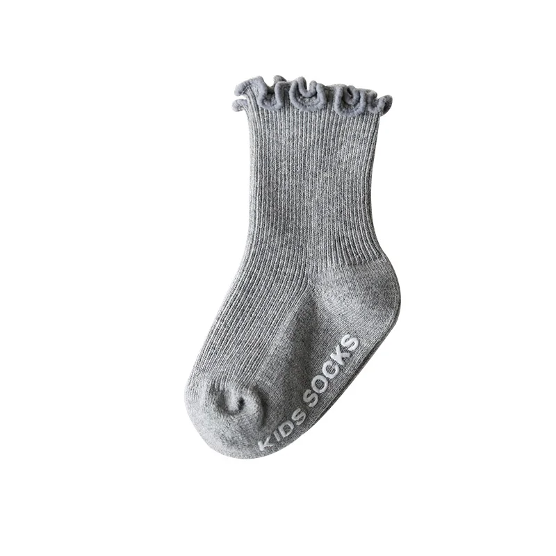 Gray baby socks Новые носки для малышей с помпонами, осенне-зимние носки по щиколотку для новорожденных аксессуары для малышей, недорогие хлопковые носки для детей от 0 до 4 лет, 1 пара - Цвет: Gray baby socks