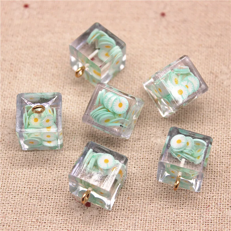 10 шт смесь цветов смолы прозрачный кубик внутри глины Дейзи цветок DIY ювелирные