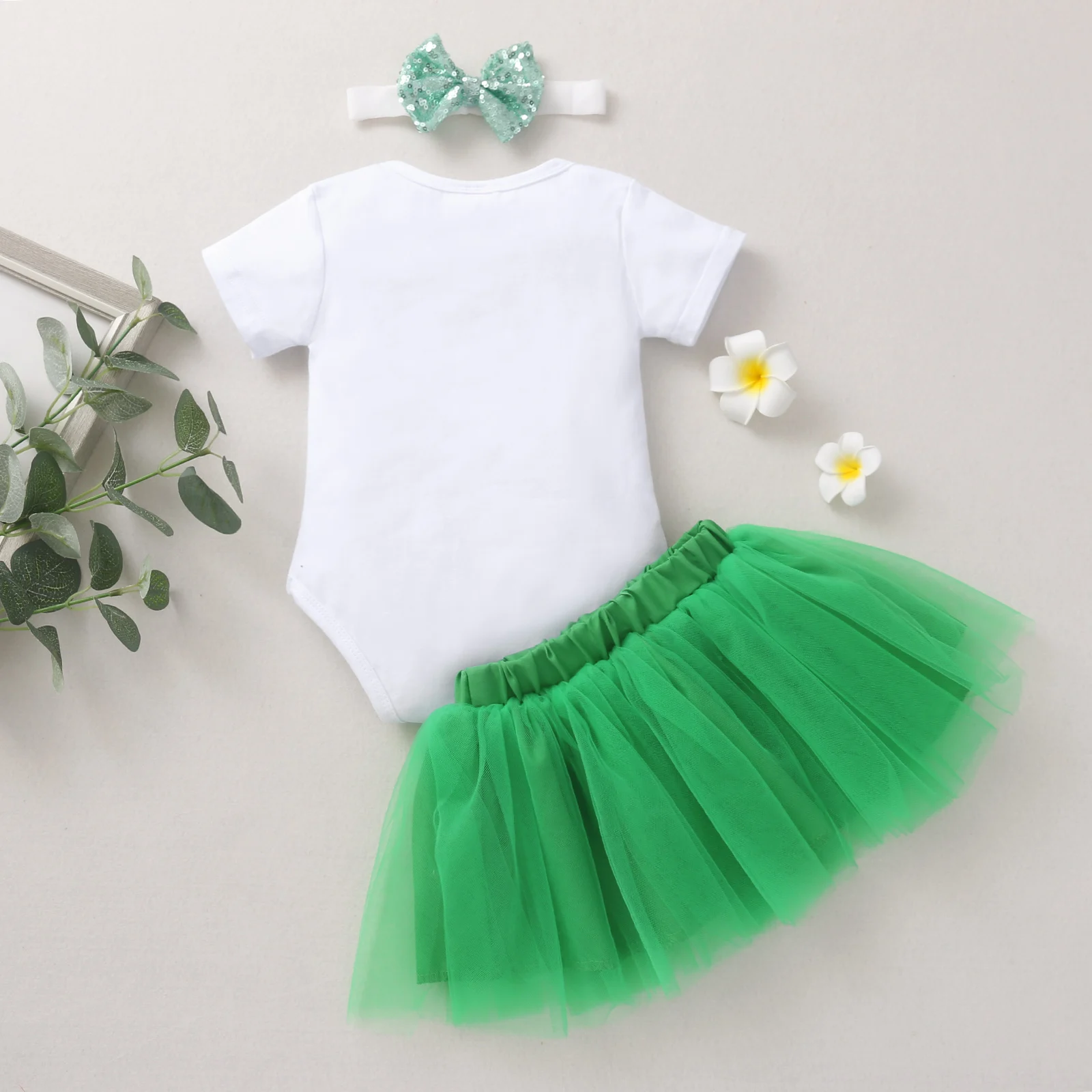 

3Pcs Baby Girls St.Patrick's Day Set Short Sleeve Shamrock Letter Print Romper Tulle Tutu Skirt Headband Infant Sets 0-18M