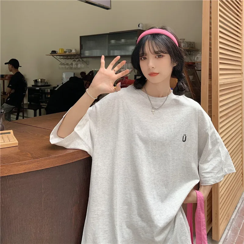 

Loose short-sleeved T-shirt women 2021 summer new wild round neck embroidery Korean commuter compassionate women