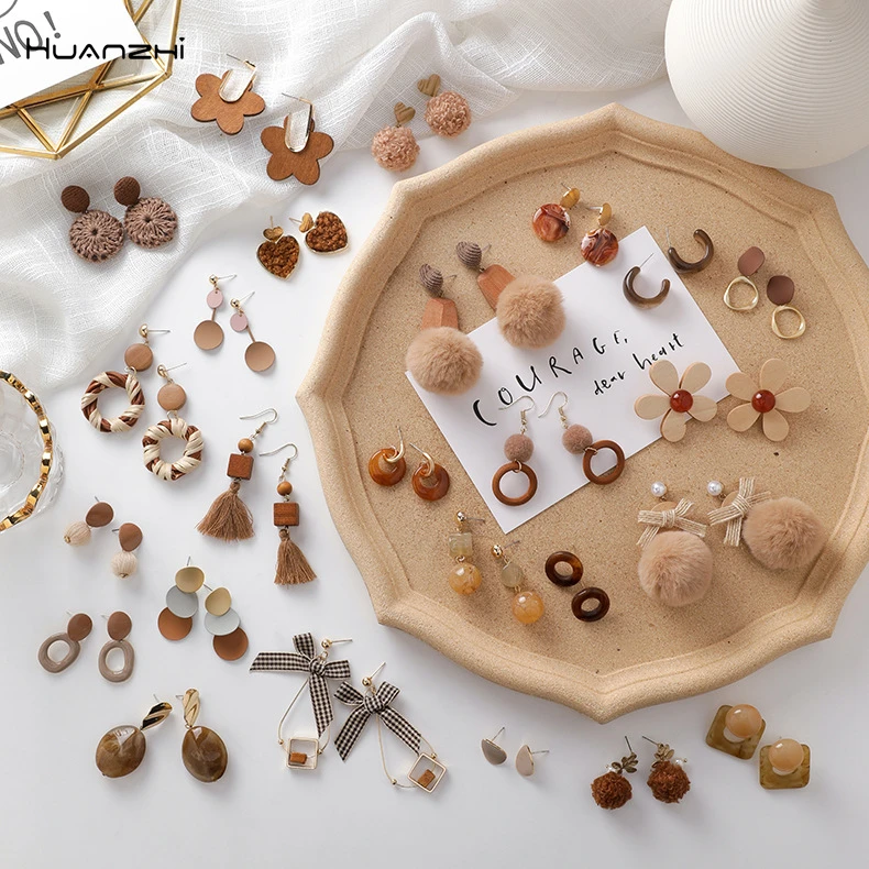 HUANZHI 2019 новые трендовые геометрические треугольные литературные Hairball деревянные