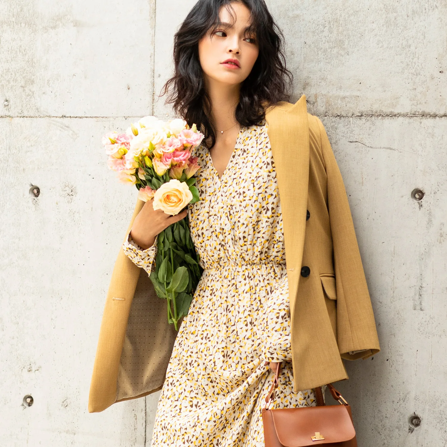 

2020 spring new floral French V-neck one piece long sleeve lace up print slim base dress 7337