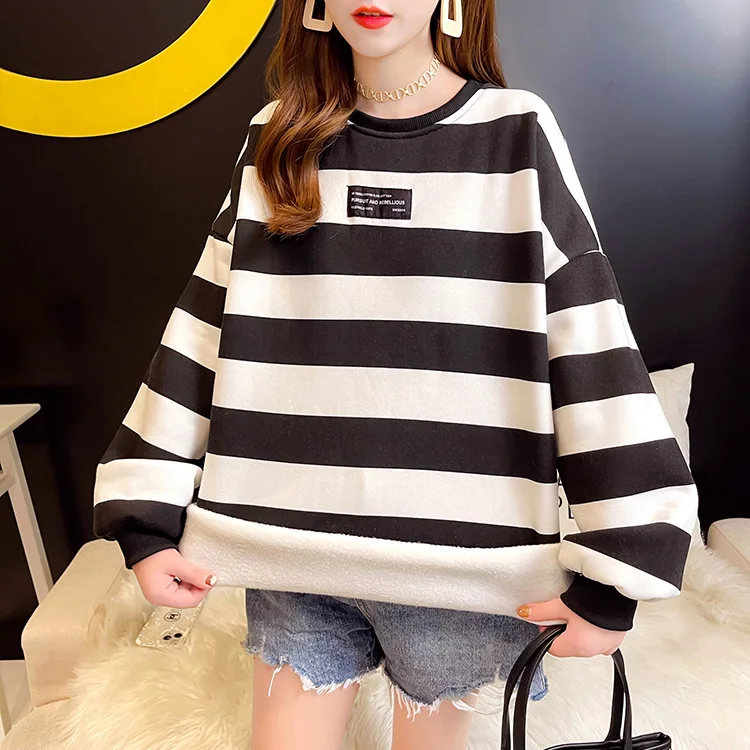 

2022 long in the spring and autumn period and the new easy leisure and velvet collar fleece single female