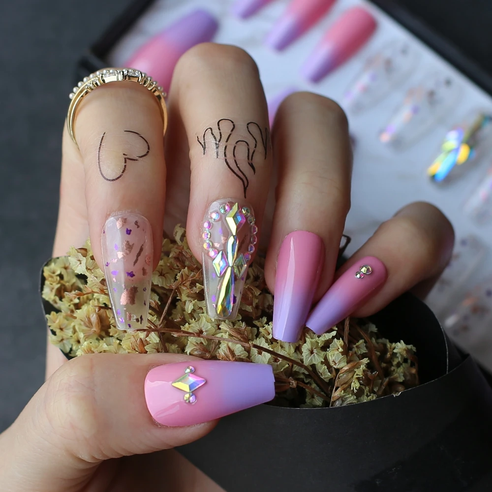 

Балета фиолетовый розовый эффектом деграде (переход от темного к накладные ногти прозрачный гель для дизайна ногтей Стразы гроб Глянцевая ...