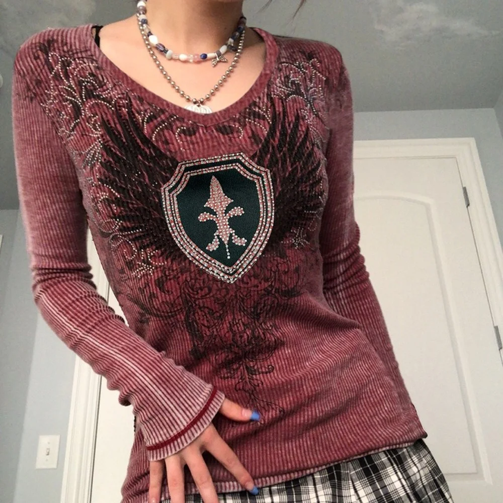 

Женская футболка с длинным рукавом, V-образным вырезом и принтом