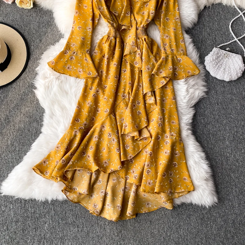

Sexy Deep V-neck Floral Print Dress Women Casual Flare Long Sleeve Ruffle Dresses Female Boho Chic Vestidos Autumn Fashion 2020