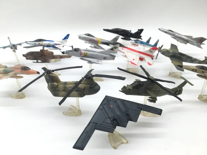 

plastic Plane Model need assemble 20pcs/set rare