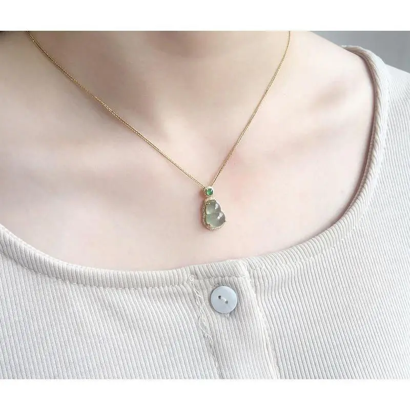 

Original design natural chalcedony gourd egg noodle pendant necklace Chinese retro charm light luxury ladies silver jewelry