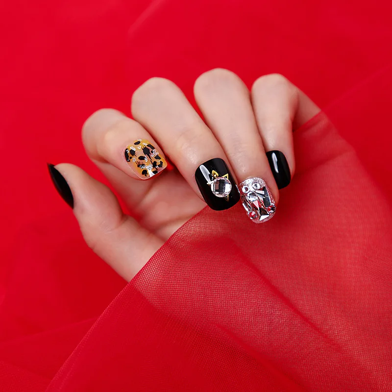 Накладные ногти для невесты Леопардовый узор черные серебристые